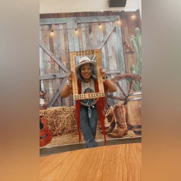 Meet your Posher, Tee - Picture 10 of 12